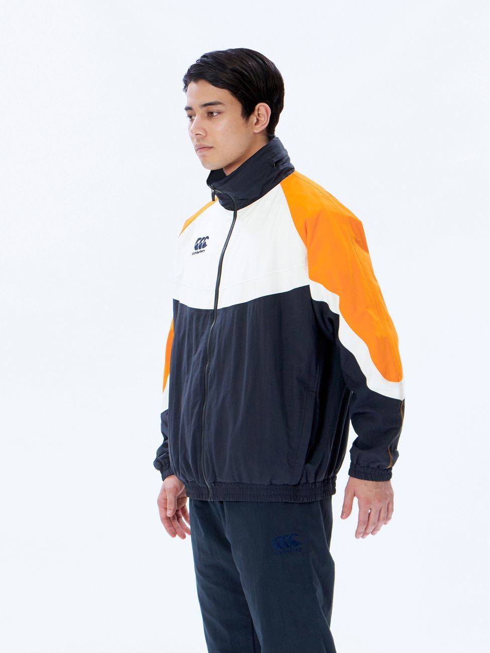 カンタベリーCANTERBURYRG73702BPRACTICESHELLJACKETレッド(65)ラグビーウィンドブレーカージャージトレーニングストレッチピステ耐久撥水防寒保温伸縮練習着防寒防風部活クラブ練習試合ジッパーチャック大きい