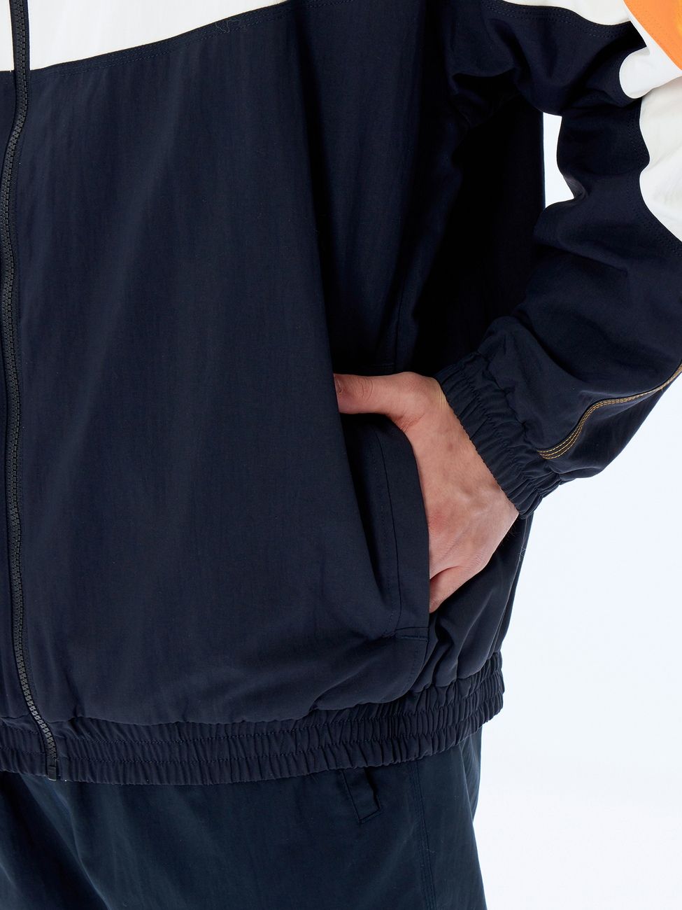 カンタベリーCANTERBURYRG73702BPRACTICESHELLJACKETレッド(65)ラグビーウィンドブレーカージャージトレーニングストレッチピステ耐久撥水防寒保温伸縮練習着防寒防風部活クラブ練習試合ジッパーチャック大きい