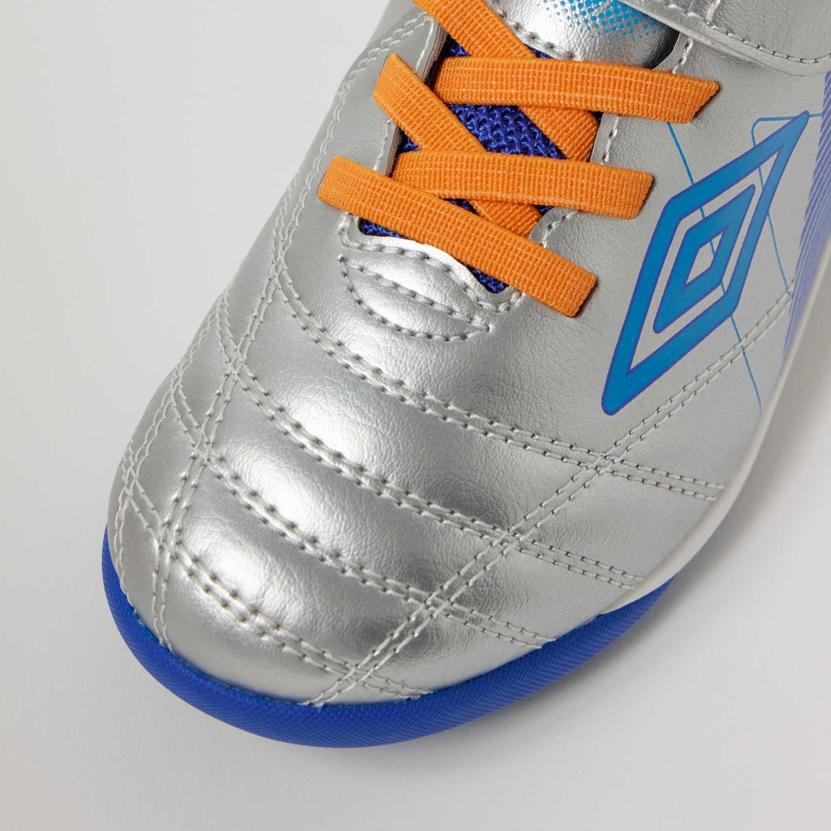 26fw アンブロ UMBRO UF5FCST3J アクセレイター SB JR WIDE +GAINA ジュニア トレーニングシューズ シルバー