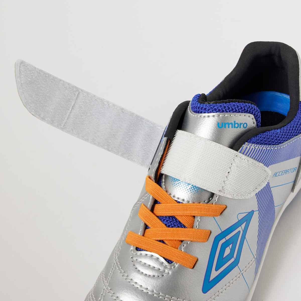26fw アンブロ UMBRO UF5FCST3J アクセレイター SB JR WIDE +GAINA ジュニア トレーニングシューズ シルバー